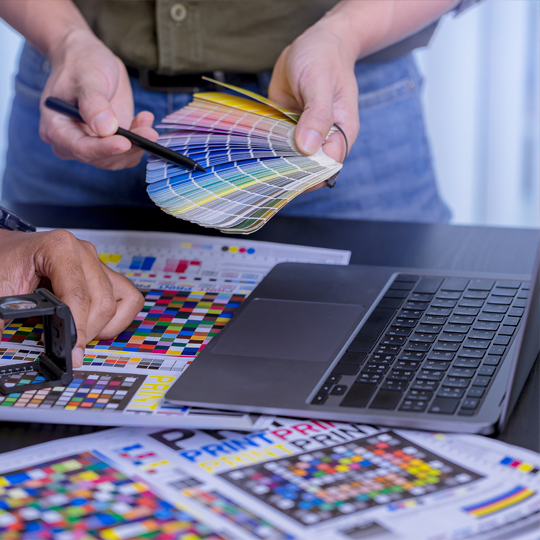 Esalta la tua immagine con la stampa digitale: soluzioni personalizzate in ogni formato.