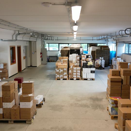 Dalla cantina alla consegna: logistica efficiente per il tuo vino.