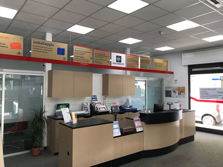 Spedizioni Servizi postali Servizio corriere espresso a Palermo